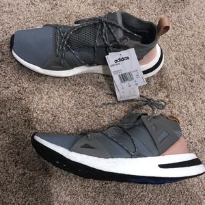 Adidas Arkyn Grey women’s 9.5 NWT